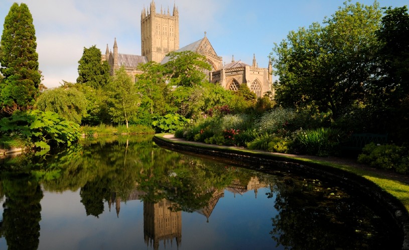 Well pool and Wells Cathedral